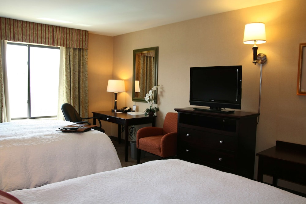 2 Queen Beds Room - Photo 1