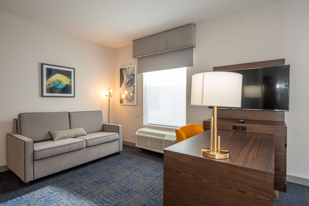 Suite, 2 Queen Beds, Accessible, Refrigerator & Microwave - Photo 2