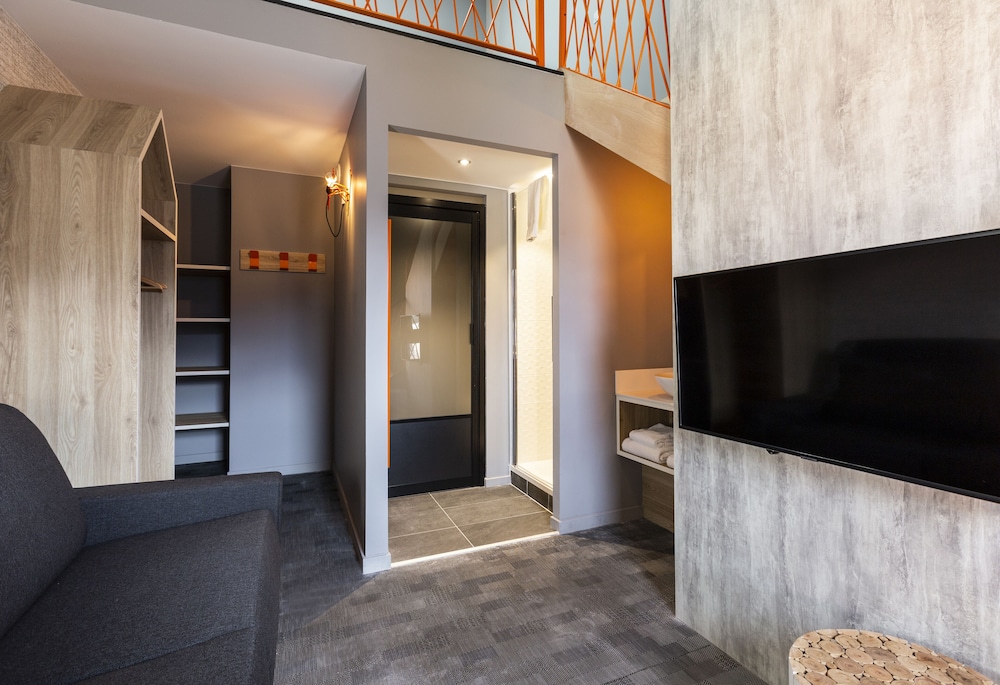 Junior Duplex, 1 Queen Bed with Sofa bed, Mountain View (Iseran Mezzanine) - Photo 12