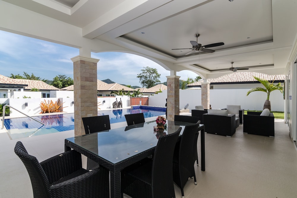 Superior Villa, 3 Bedrooms, Non Smoking, Kitchen - Photo 7