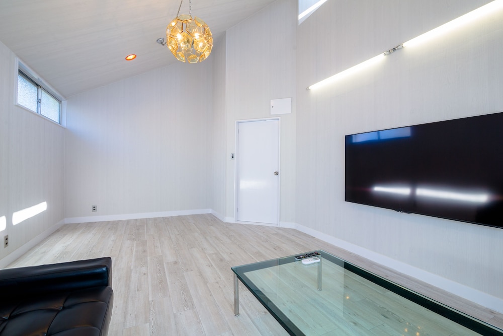 Private Vacation Home - Photo 20
