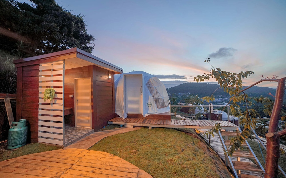 Standard Tent, Mountain View