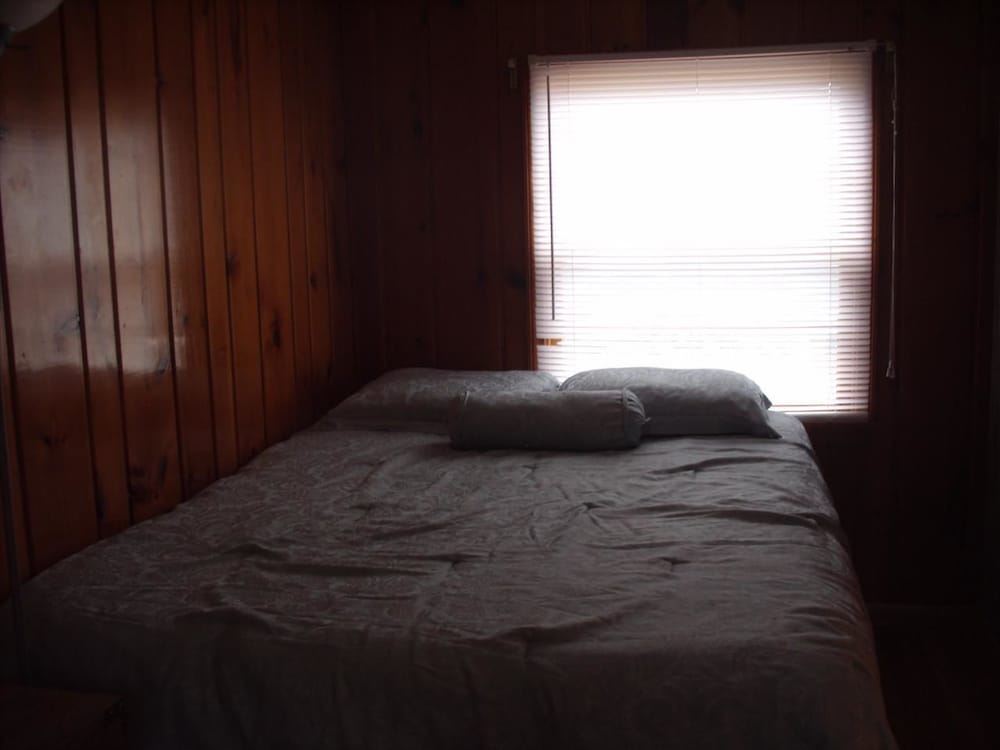 Cottage, 1 Bedroom, Lakeside (Cabin 8) photo 1