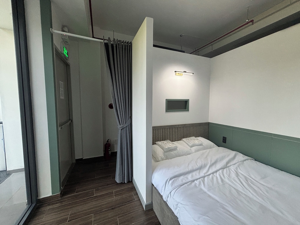 Premium Shared Dormitory, Park View