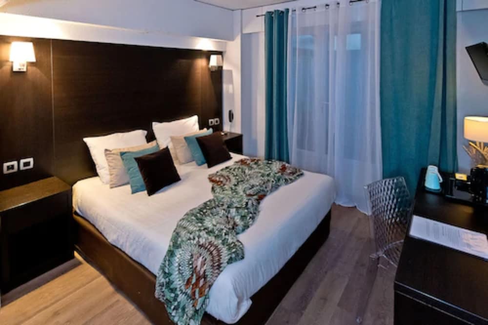 Superior Double or Twin Room photo 2