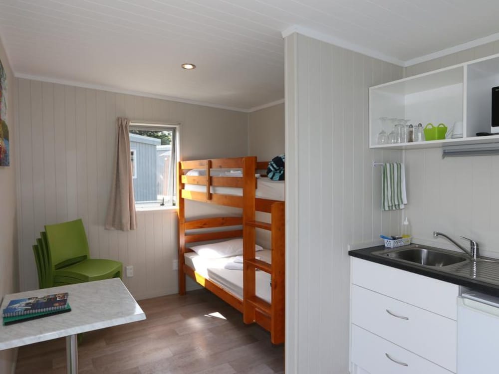 Deluxe Studio Ensuite Cabin photo 3