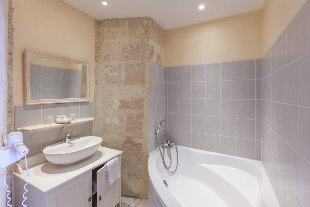 Double Room - Photo 5