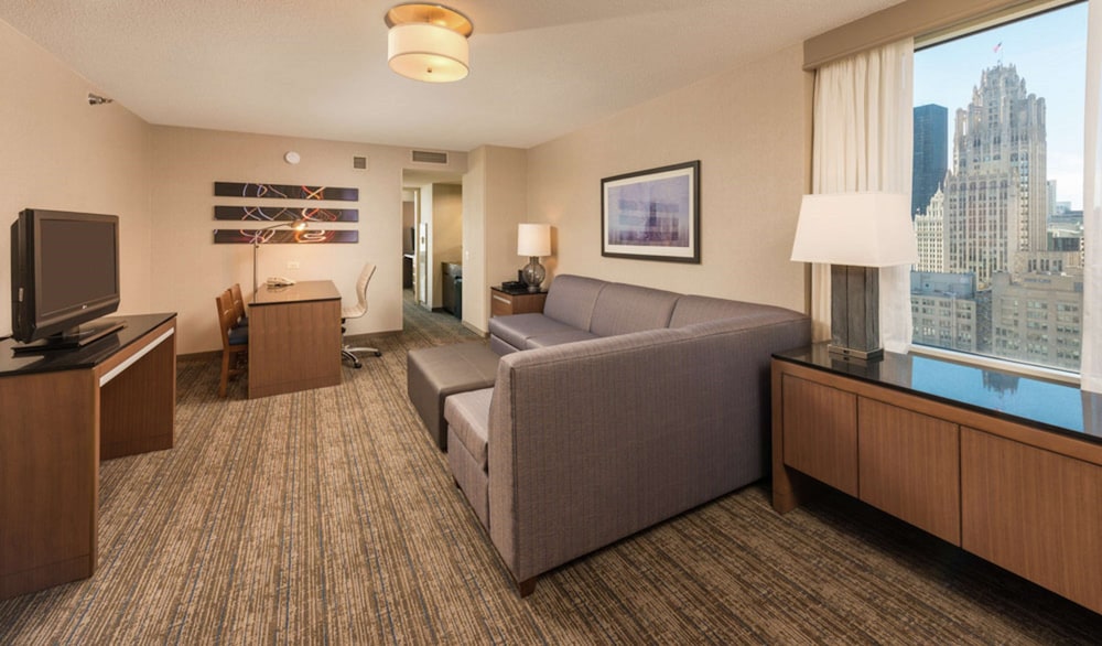 Premium Suite, 1 King Bed with Sofa bed, Non Smoking, Corner - Photo 4