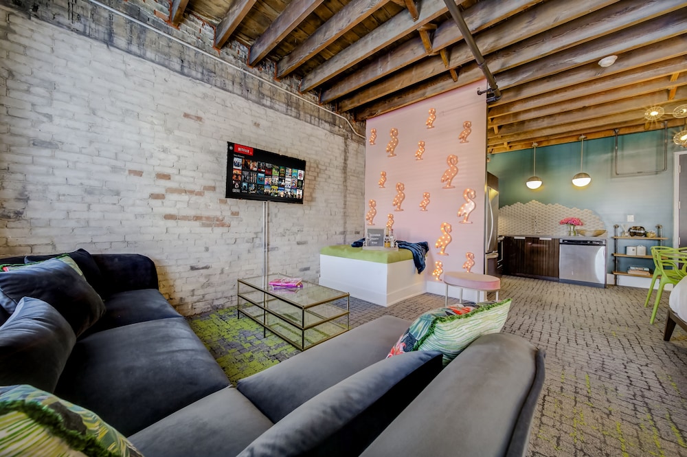 Neverly Hills Suite