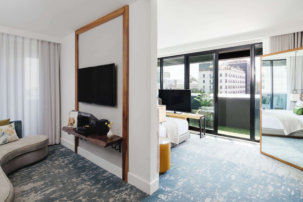Suite, 1 Bedroom, Balcony (Platinum)