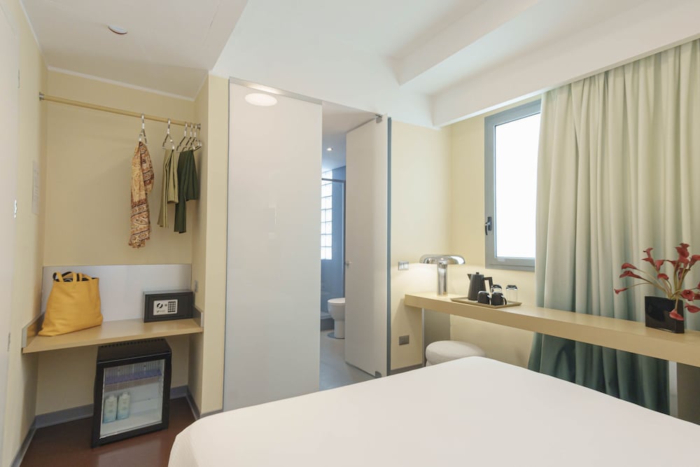 Basic Double Room photo 3