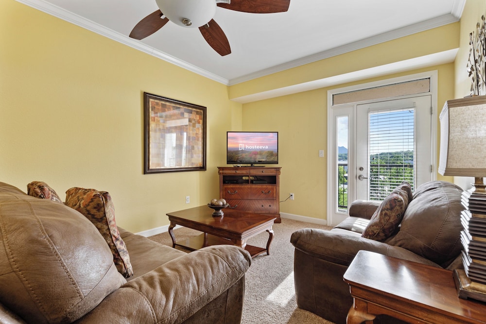 Deluxe Condo, 2 Bedrooms, Non Smoking, River View
