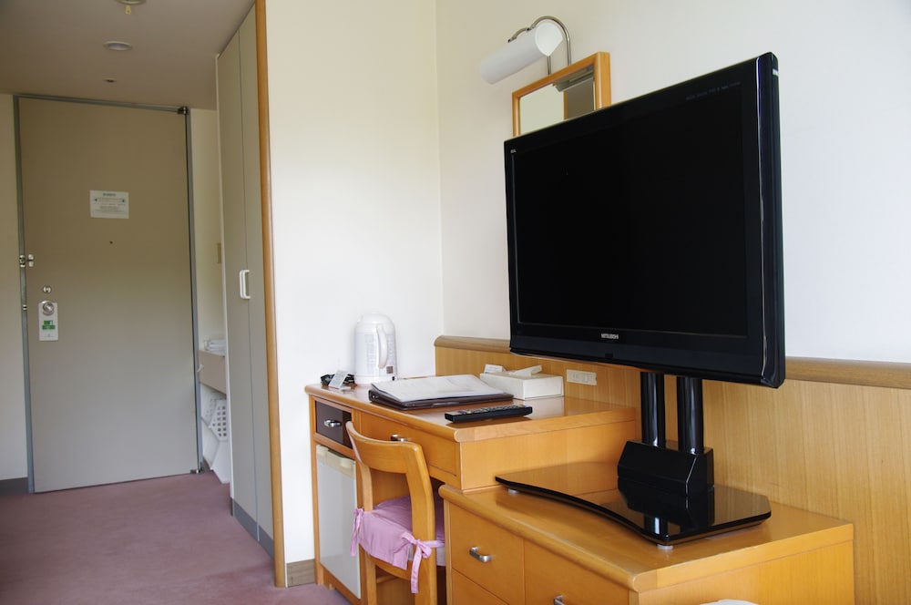 Superior Twin Room, Non Smoking (South Wing) photo 3