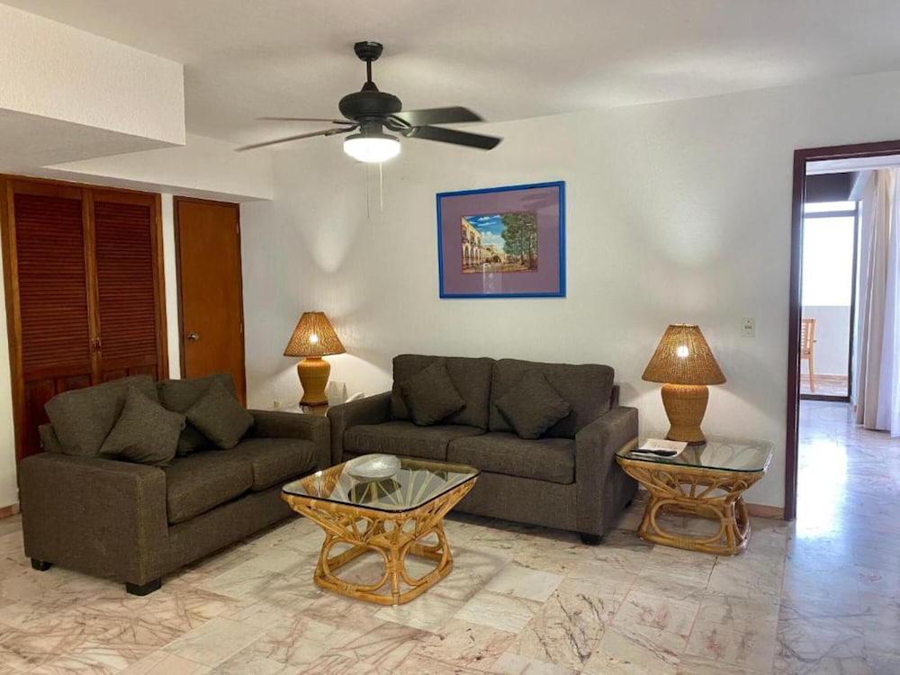 2 Bedroom Suite Oceanfront - Photo 14