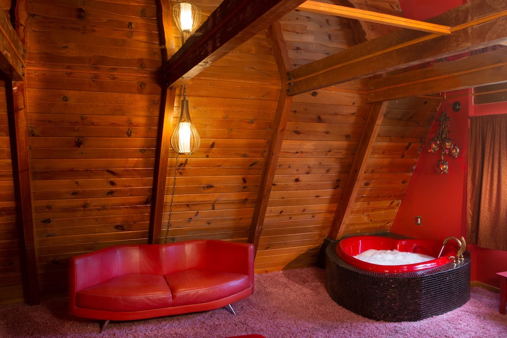 Honeymoon Suite photo 3