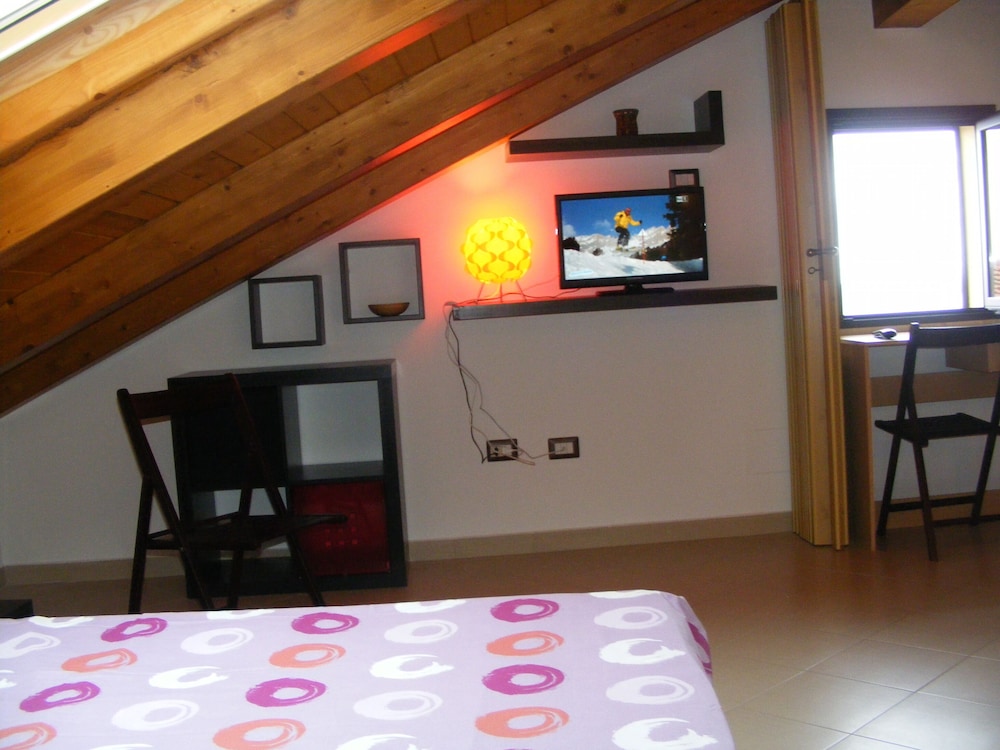 Villa Individuelle à 20m de la Mer pour Séjour et/ou Soins Thermaux Près de Taormina, Photo 3