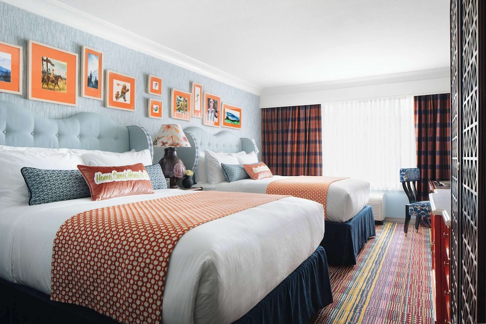 Room, 2 Queen Beds (Graduate) - Photo 1