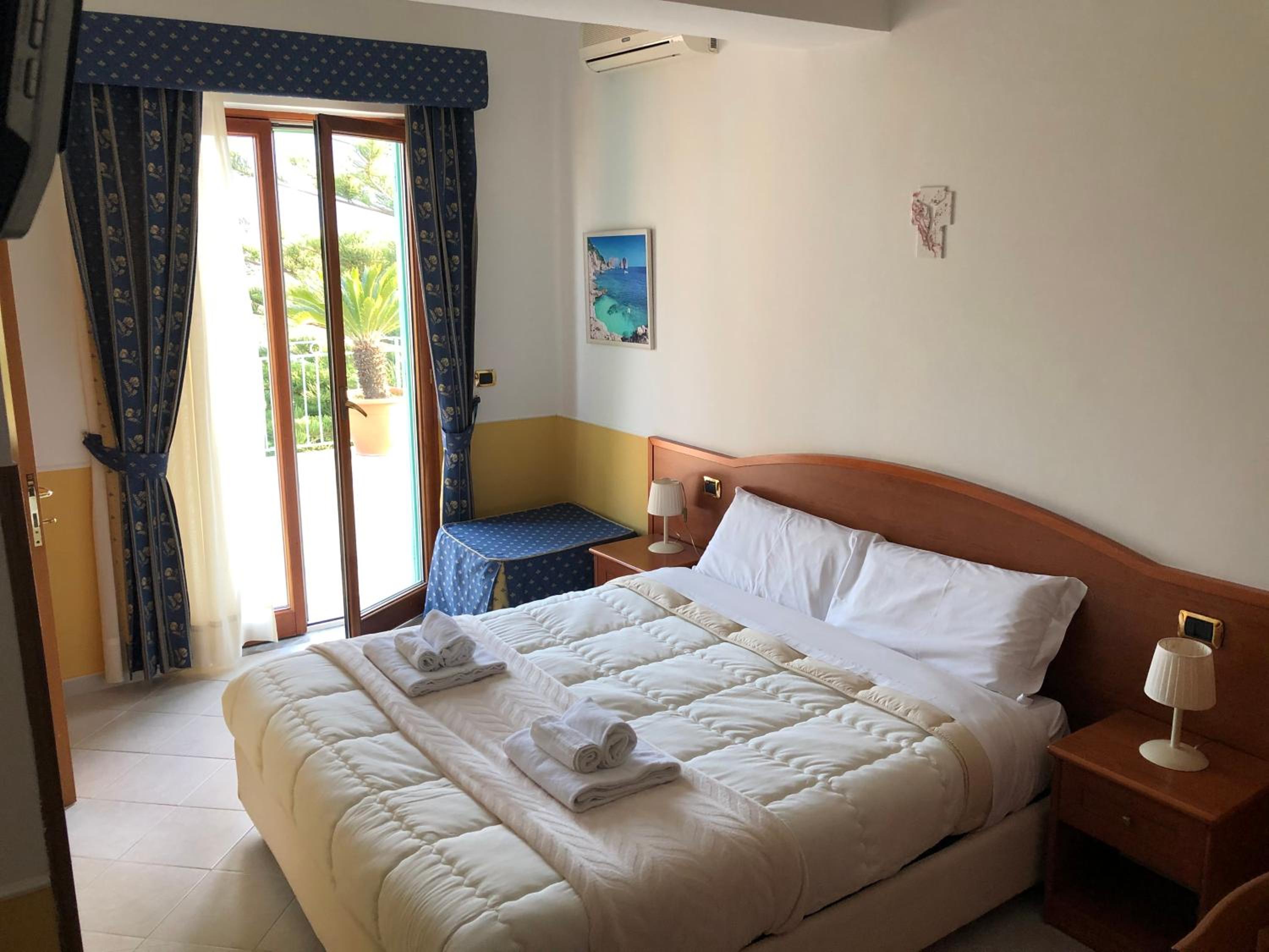 Double Room with Sea View photo 1