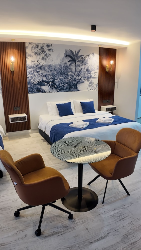 Comfort Suite, Multiple Beds, Non Smoking, Housekeeping