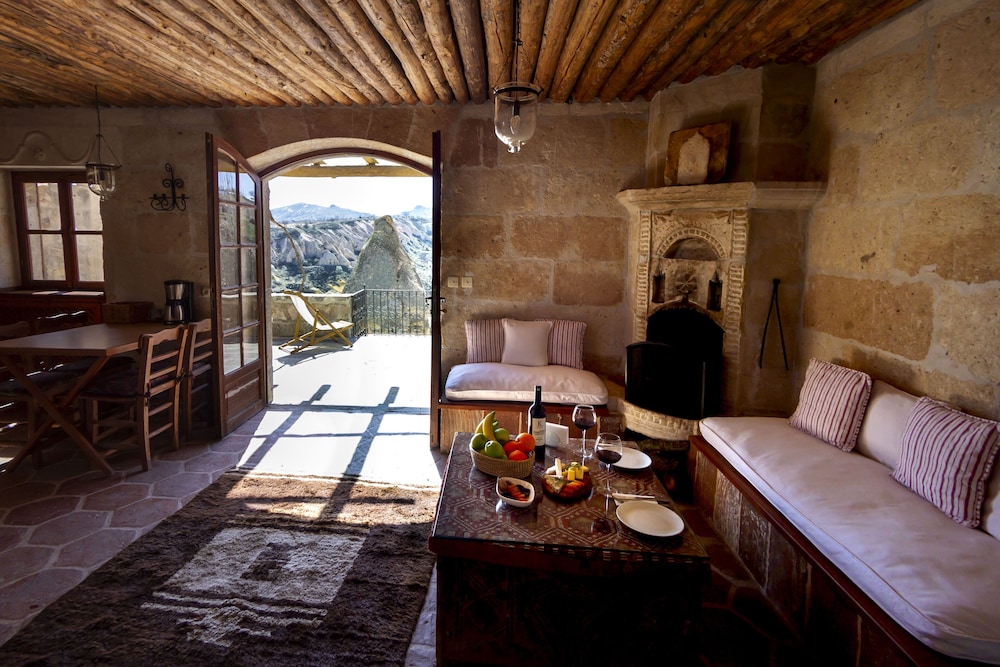 Luxury Suite, Fireplace, Valley View photo 2