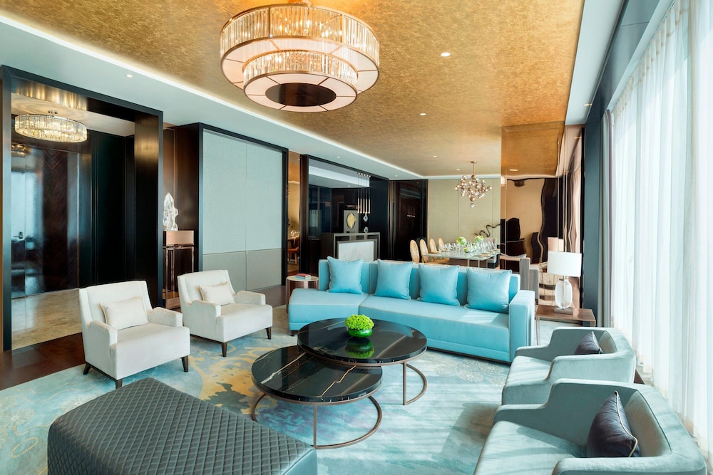 Presidential Suite, 1 King Bed, Lake View photo 2