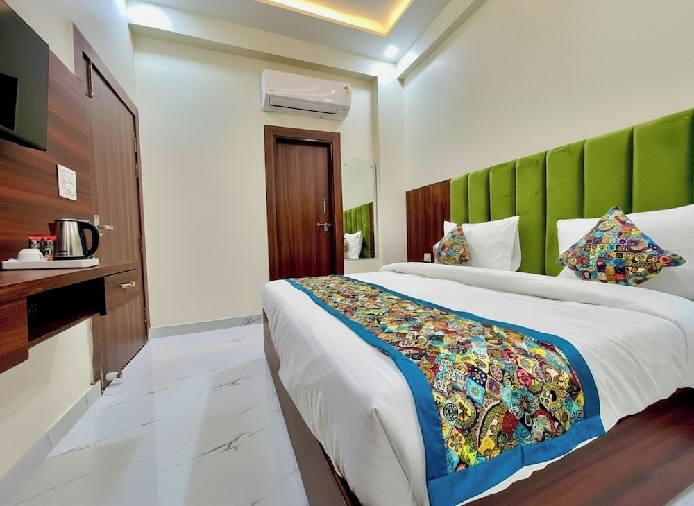 Deluxe Double Room, City View