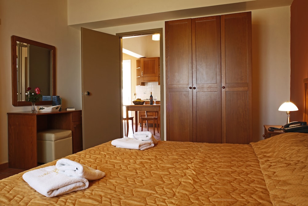 Apartment, 2 Bedrooms, Sea View photo 1