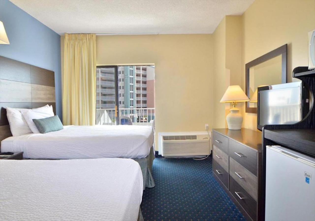 Queen Suite with Two Queen Beds, Street View - No Pets Allowed photo 1