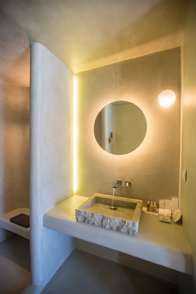 2 Sunset Suite with Sea View (Private Outdoor Massage Pool) - Photo 7