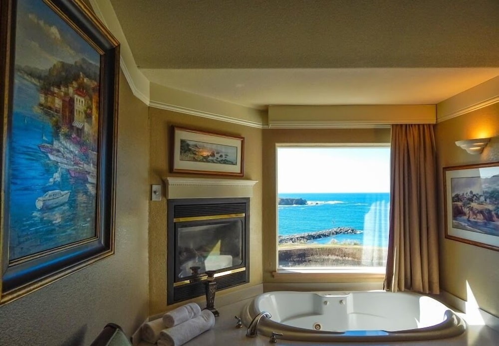 Superior Suite, 1 King Bed, Ocean View