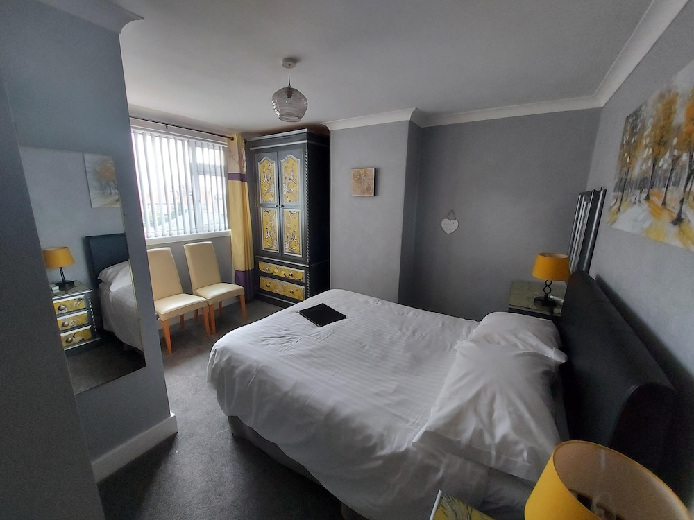 Superior Double Room, Ensuite (Criccieth) photo 1