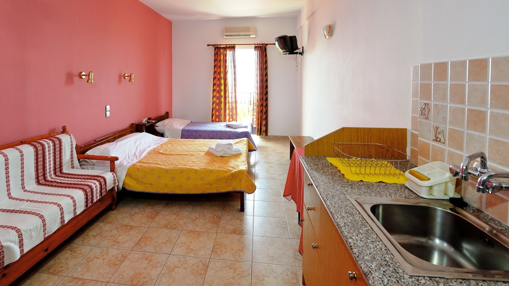 Quadruple Room, Sea View photo 2
