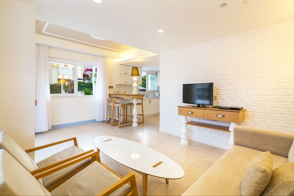 Suite, 1 Bedroom photo 2