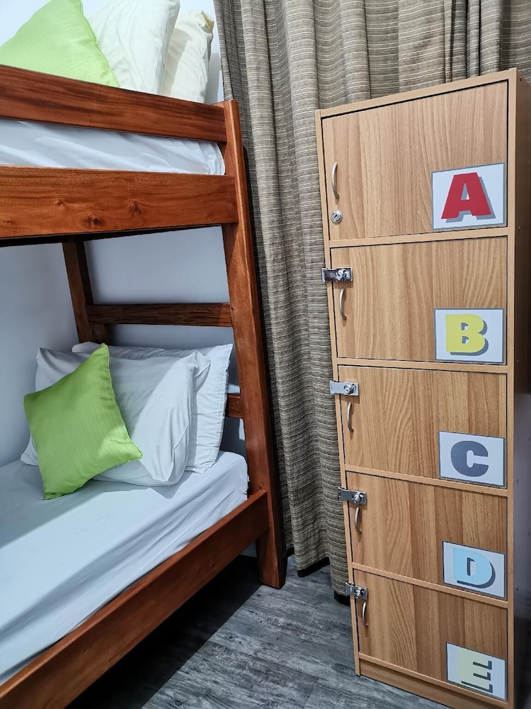 1-Bed in a 6-Bed Mixed Dorm photo 3