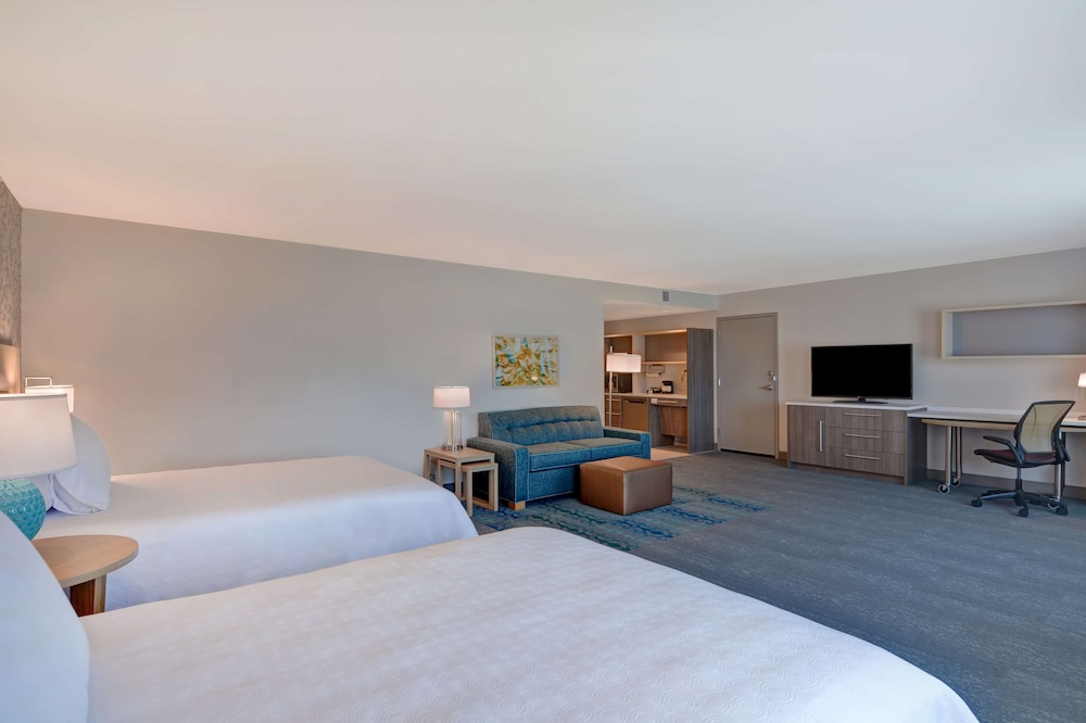 Studio, 2 Queen Beds, Accessible, Bathtub (Mobility & Hearing)