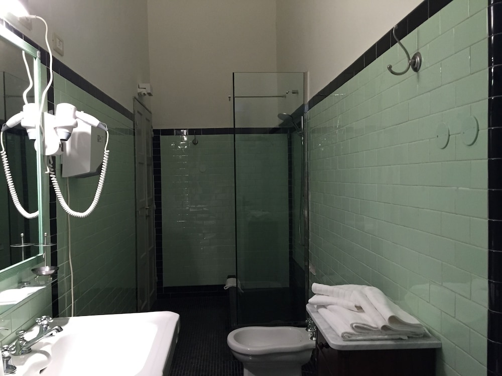 Deluxe Double or Twin Room photo 2