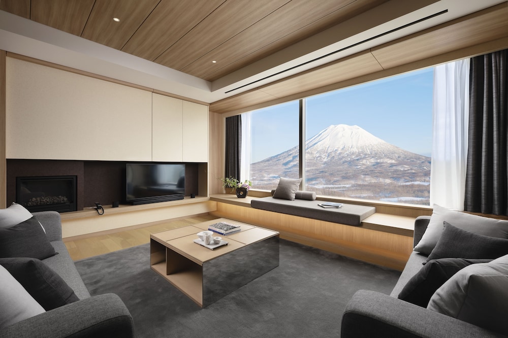 Four Bedroom Yotei Suite with Onsen, Non Smoking - Photo 2