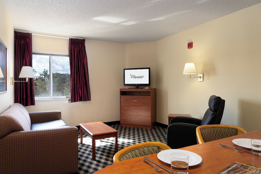 Suite, 1 King Bed - Photo 5