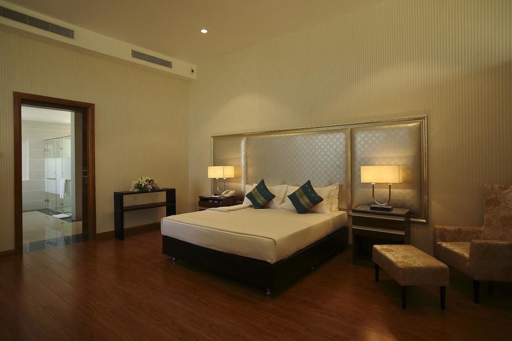 Junior Double or Twin Room photo 1