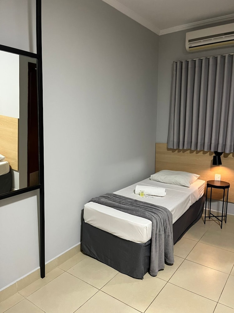Deluxe Triple Room, 3 Twin Beds photo 2