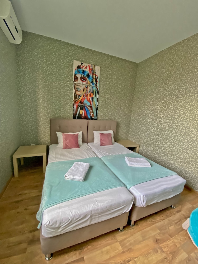 Standard Twin Room photo 2