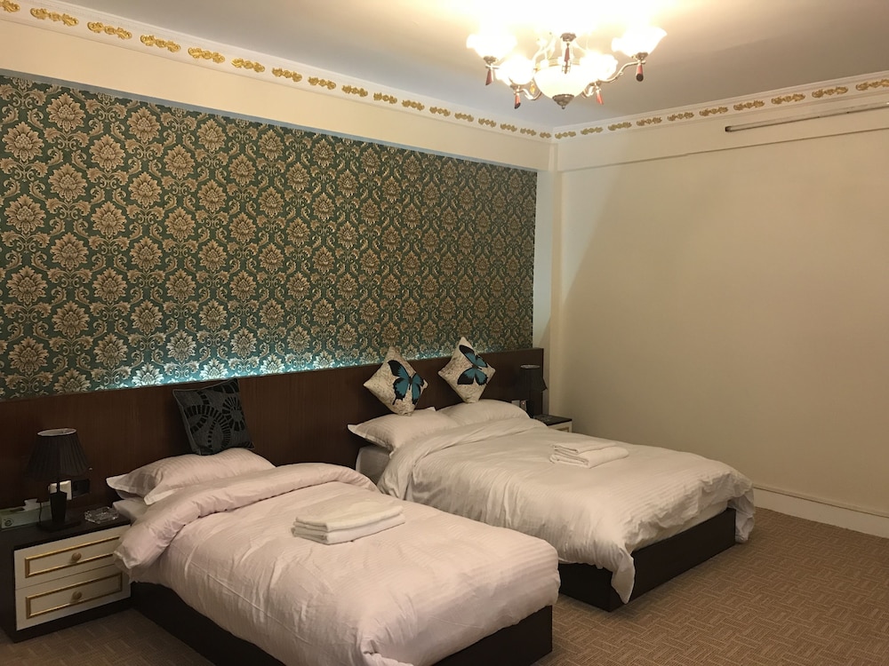 City Double Room, 1 Queen Bed, Private Bathroom, City View photo 1