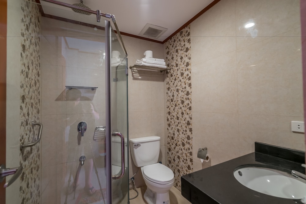 Deluxe Queen Room, Balcony (2nd or 3rd or 4th Floor)