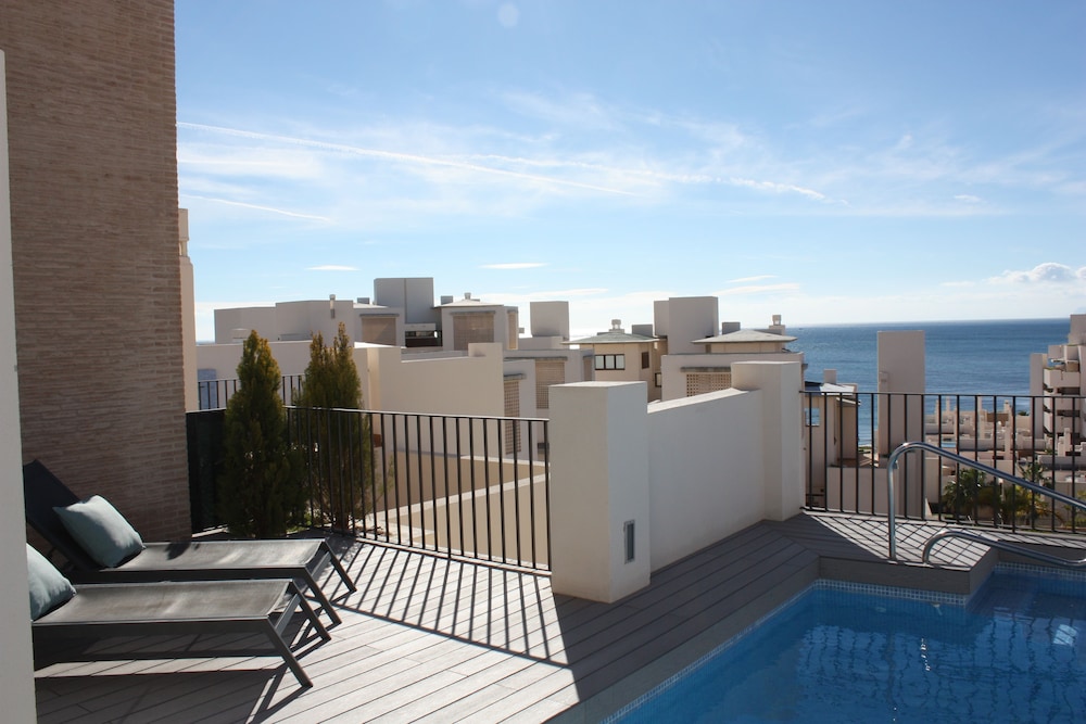 Ático, 2 habitaciones, piscina privada