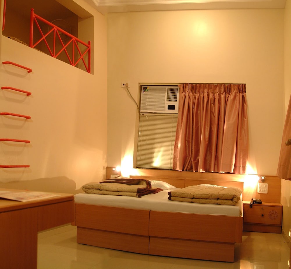 Design Room, 1 Queen Bed, Smoking