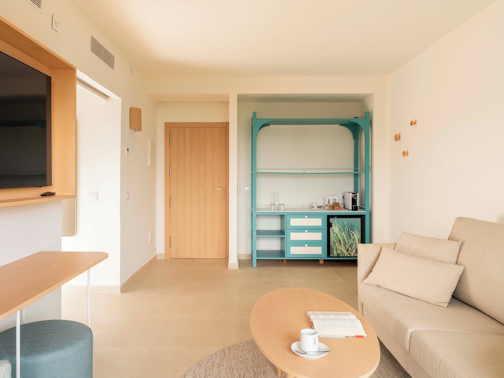 Suite, Sea View, Beachfront photo 2