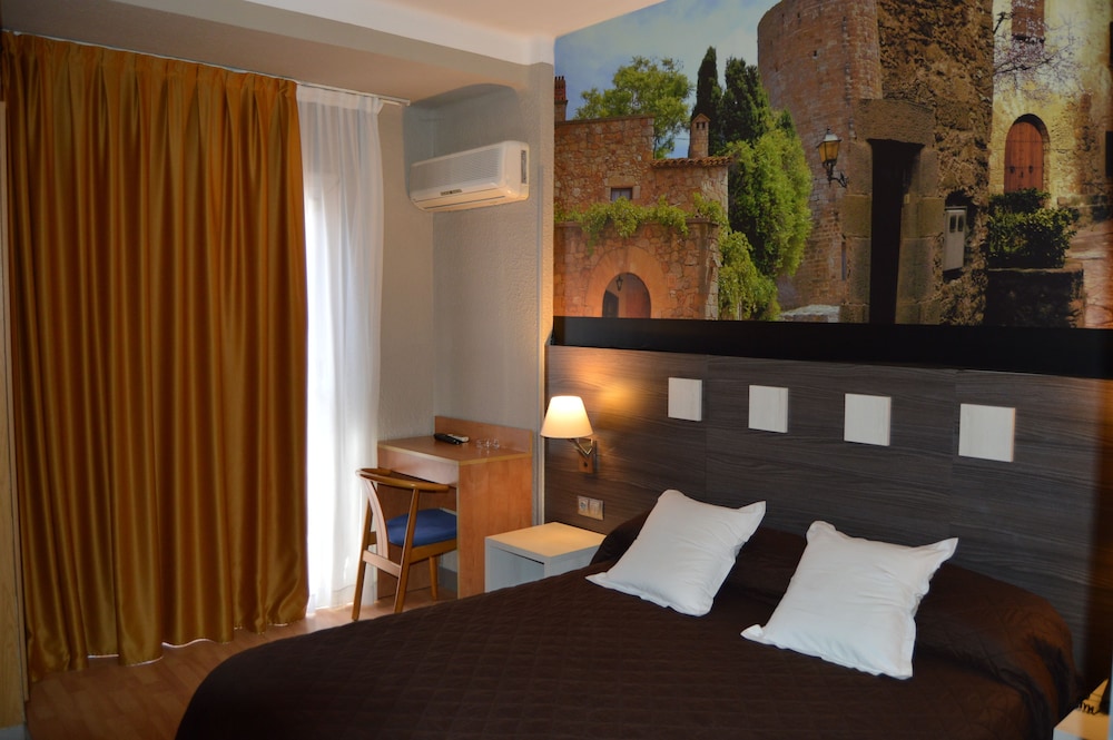 Standard Double or Twin Room photo 2