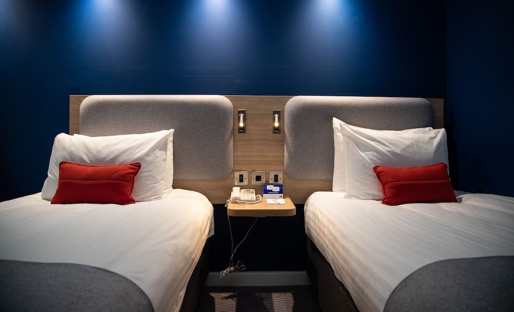 Standard Room, 2 Twin Beds, Accessible (Free Hot Breakfast)