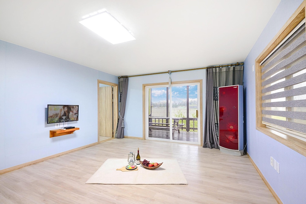 Basic Room, 1 Bedroom (103 ( F1 )) - Photo 7
