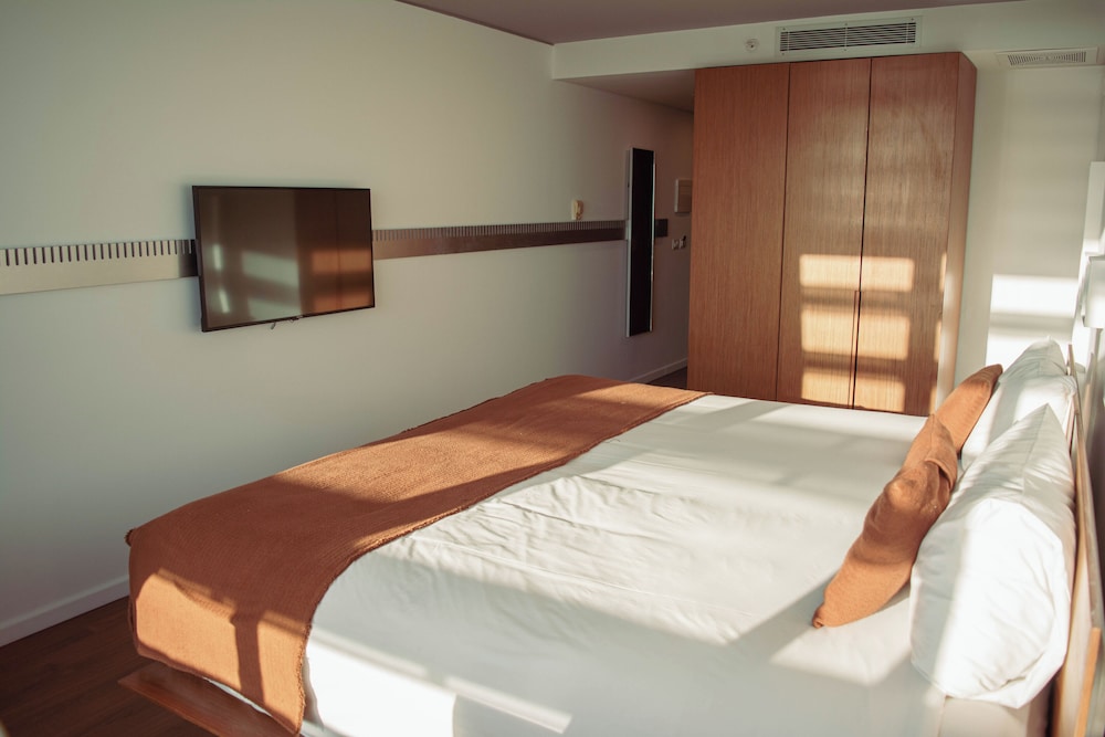 City Room photo 3